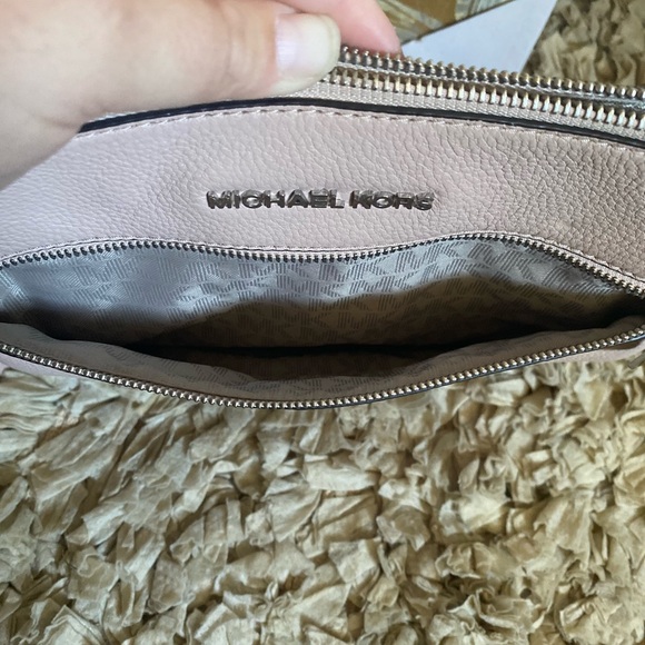 Michael kors pink crossbody bag - Picture 10 of 12
